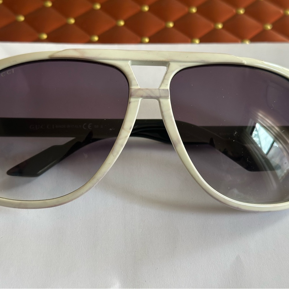 Gucci Vintage Sunglasses GG/162/S High Quality Frame